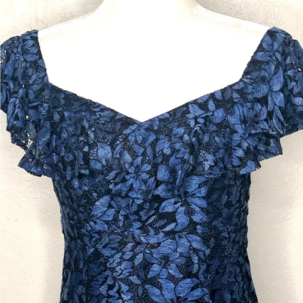 TRINA TURK | Indigo Blue Lace Sheath Cocktail Dress | Size 4 - Picture 5 of 8